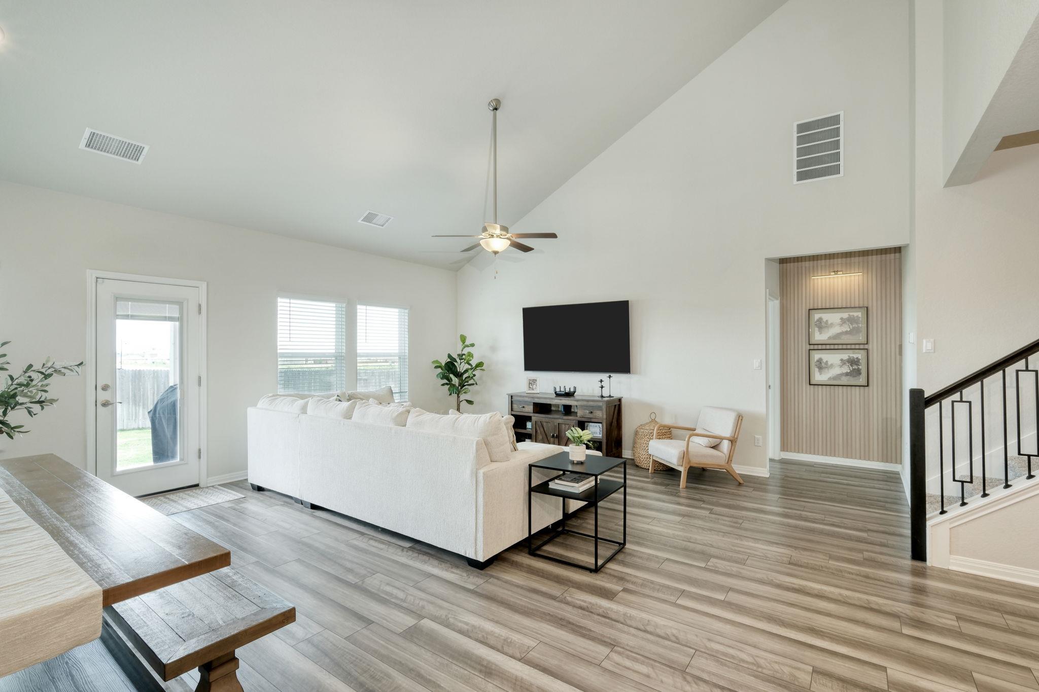 636 Wild Spur Ln, Liberty Hill, TX 78642