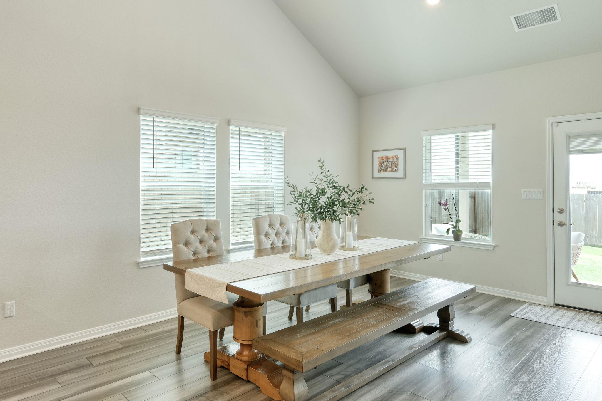 636 Wild Spur Ln, Liberty Hill, TX 78642