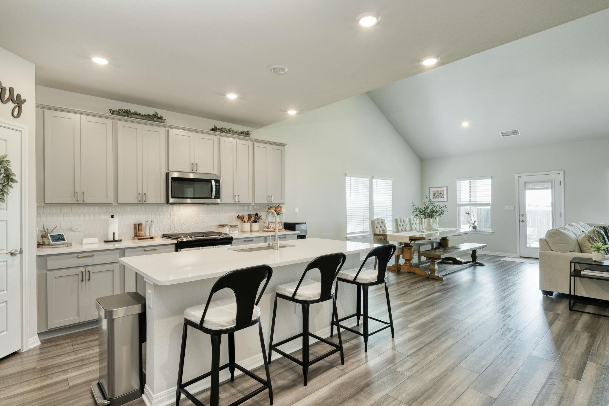 636 Wild Spur Ln, Liberty Hill, TX 78642