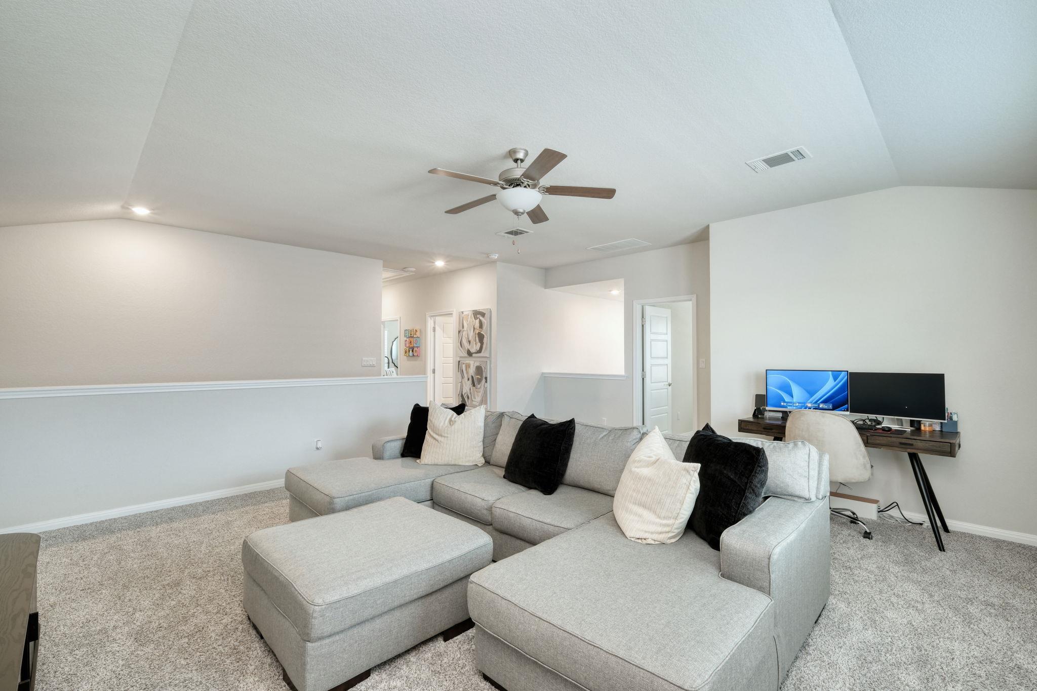 636 Wild Spur Ln, Liberty Hill, TX 78642