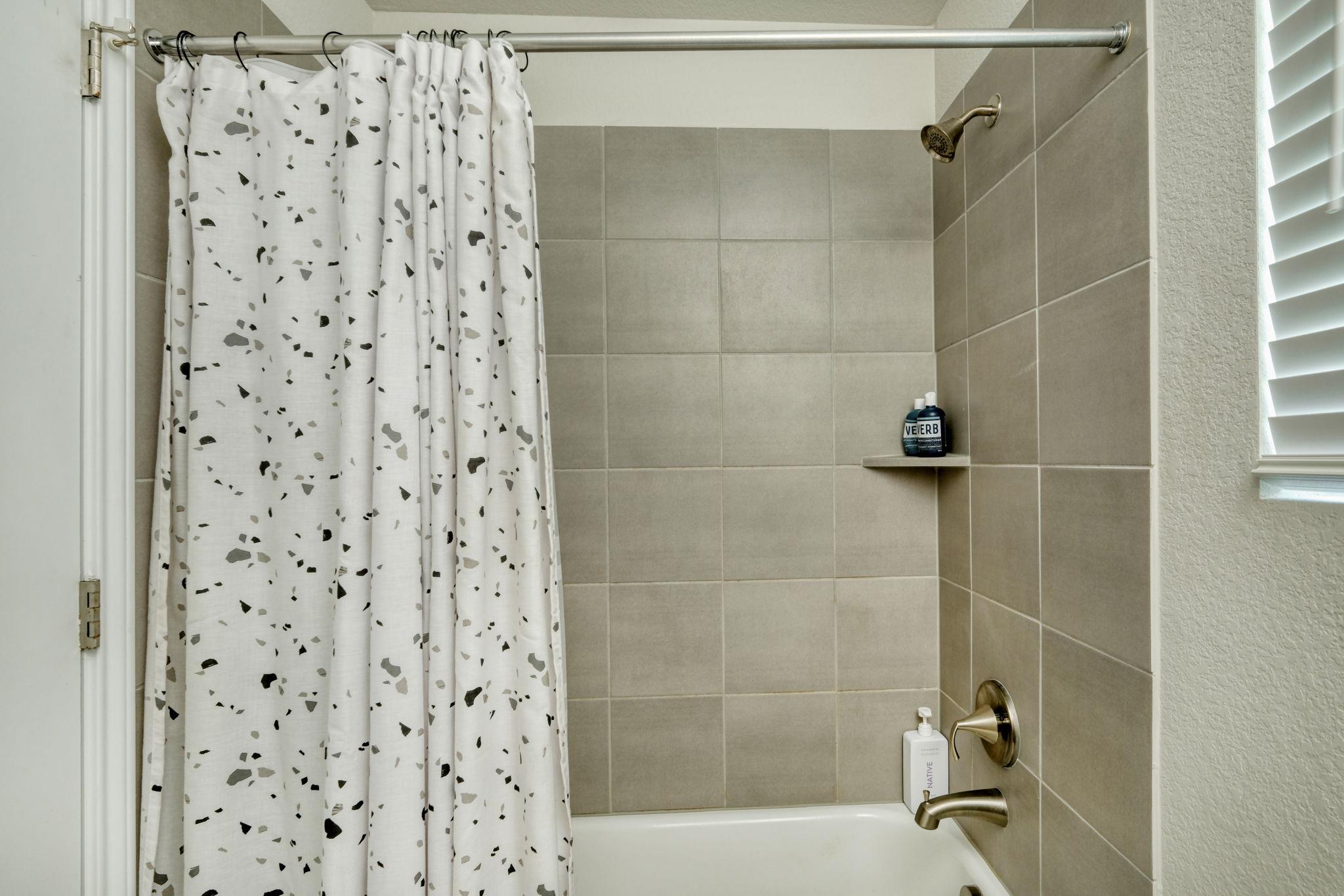 636 Wild Spur Ln, Liberty Hill, TX 78642