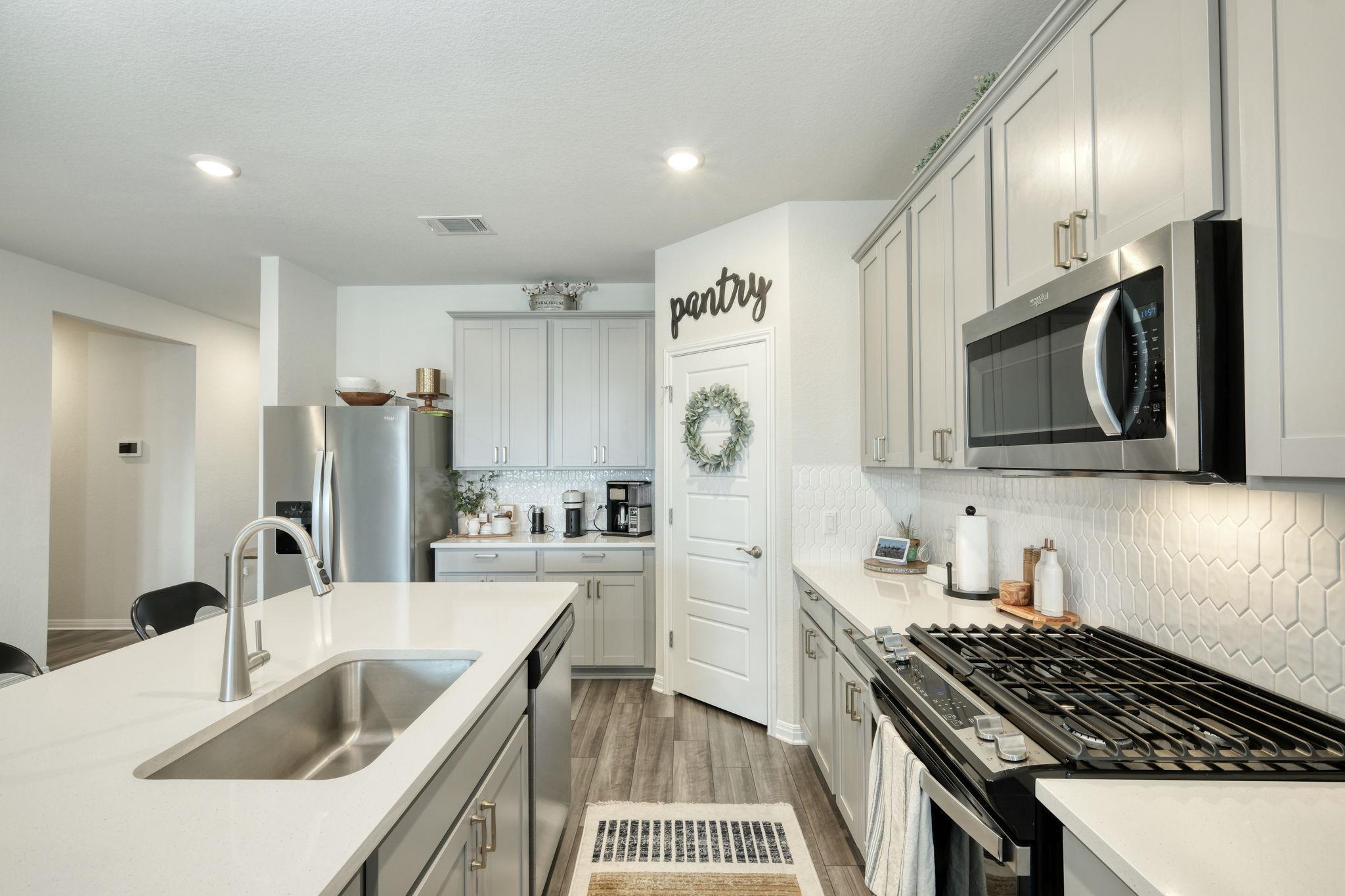 636 Wild Spur Ln, Liberty Hill, TX 78642