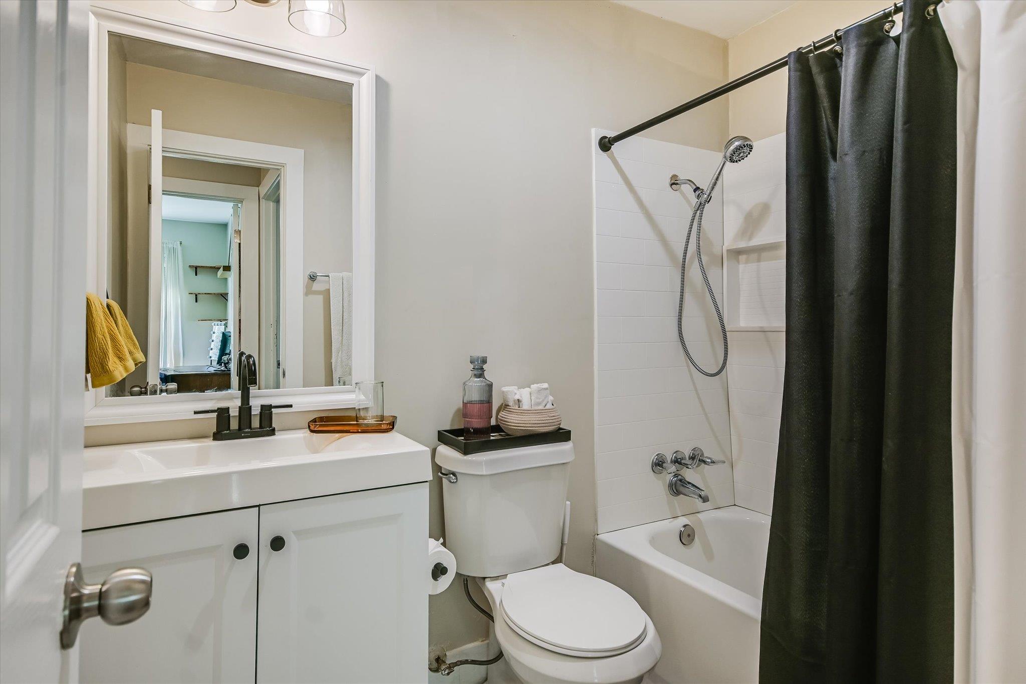 5033 Fort Clark Dr, Austin, TX 78745