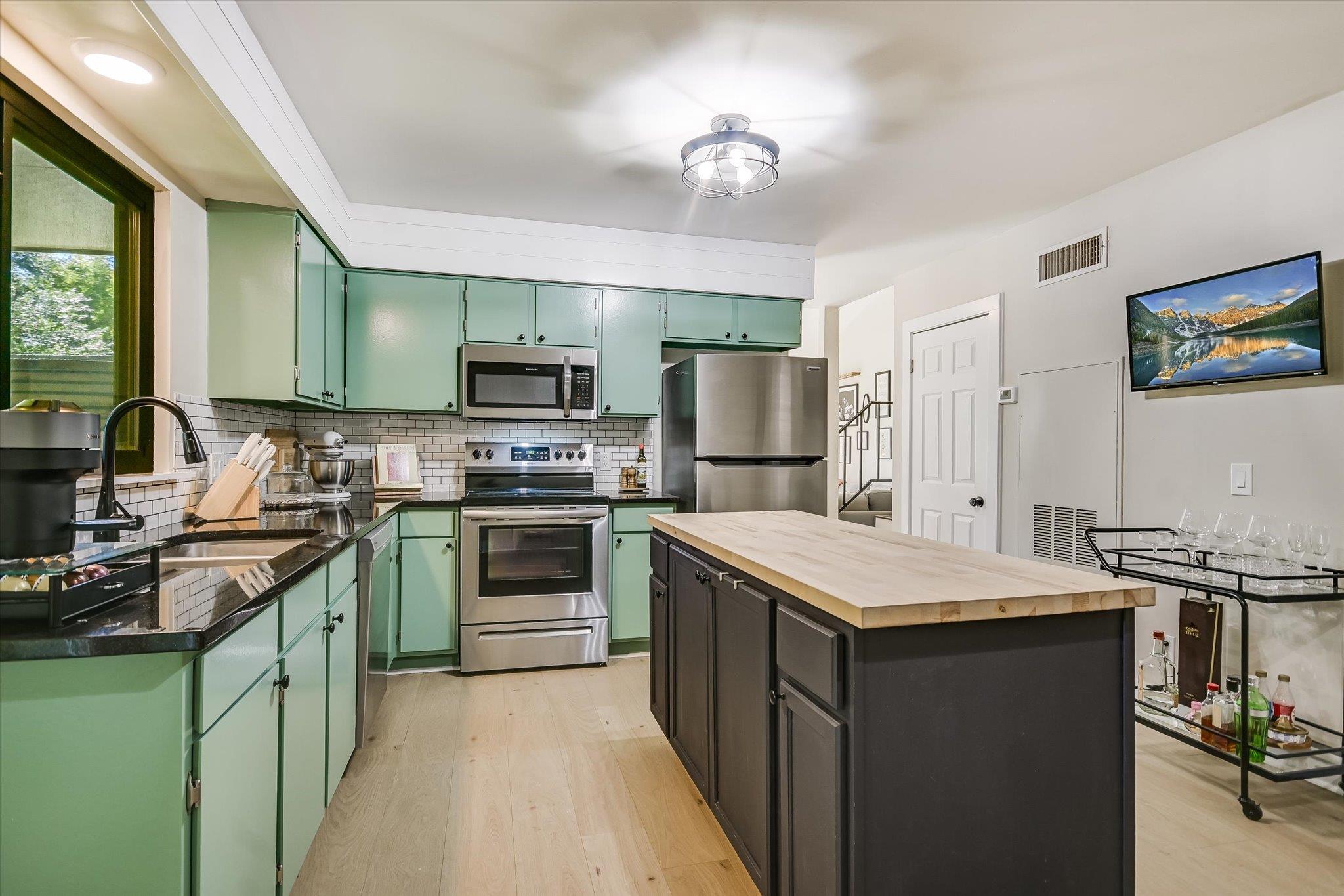 5033 Fort Clark Dr, Austin, TX 78745