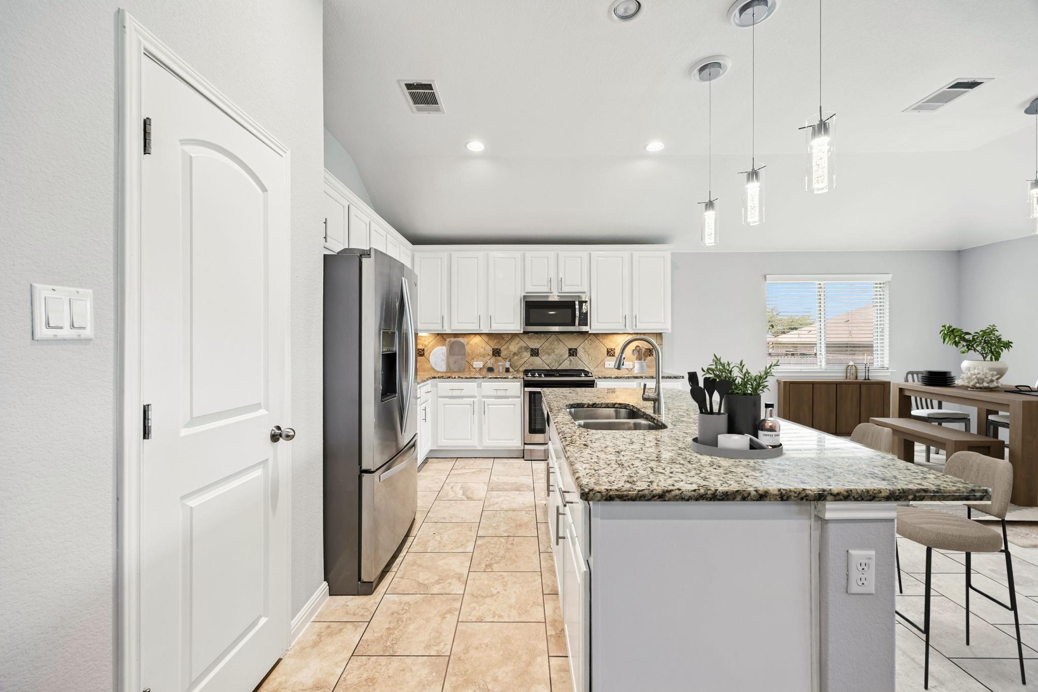 140 W Highfield St, Hutto, TX 78634