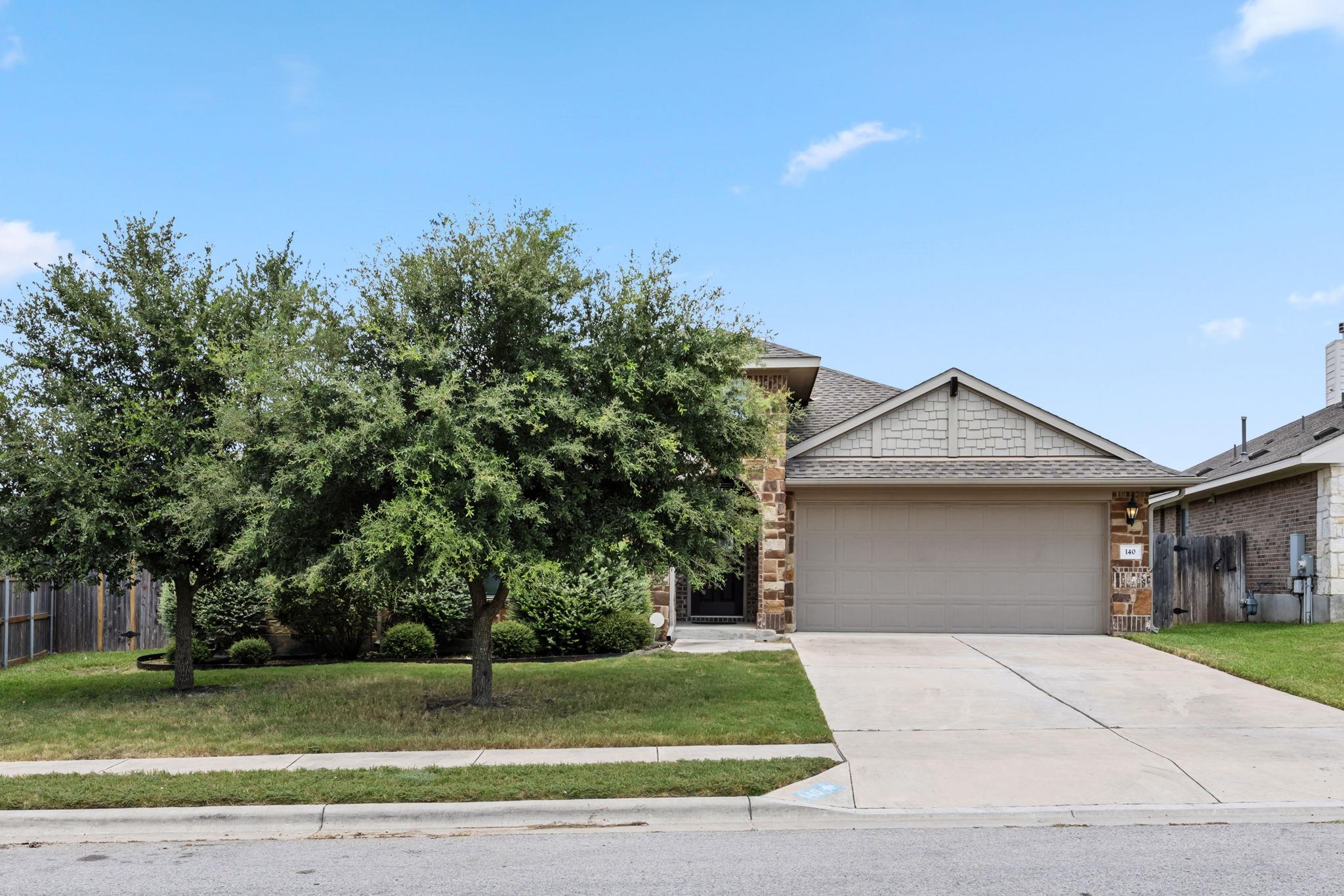 140 W Highfield St, Hutto, TX 78634
