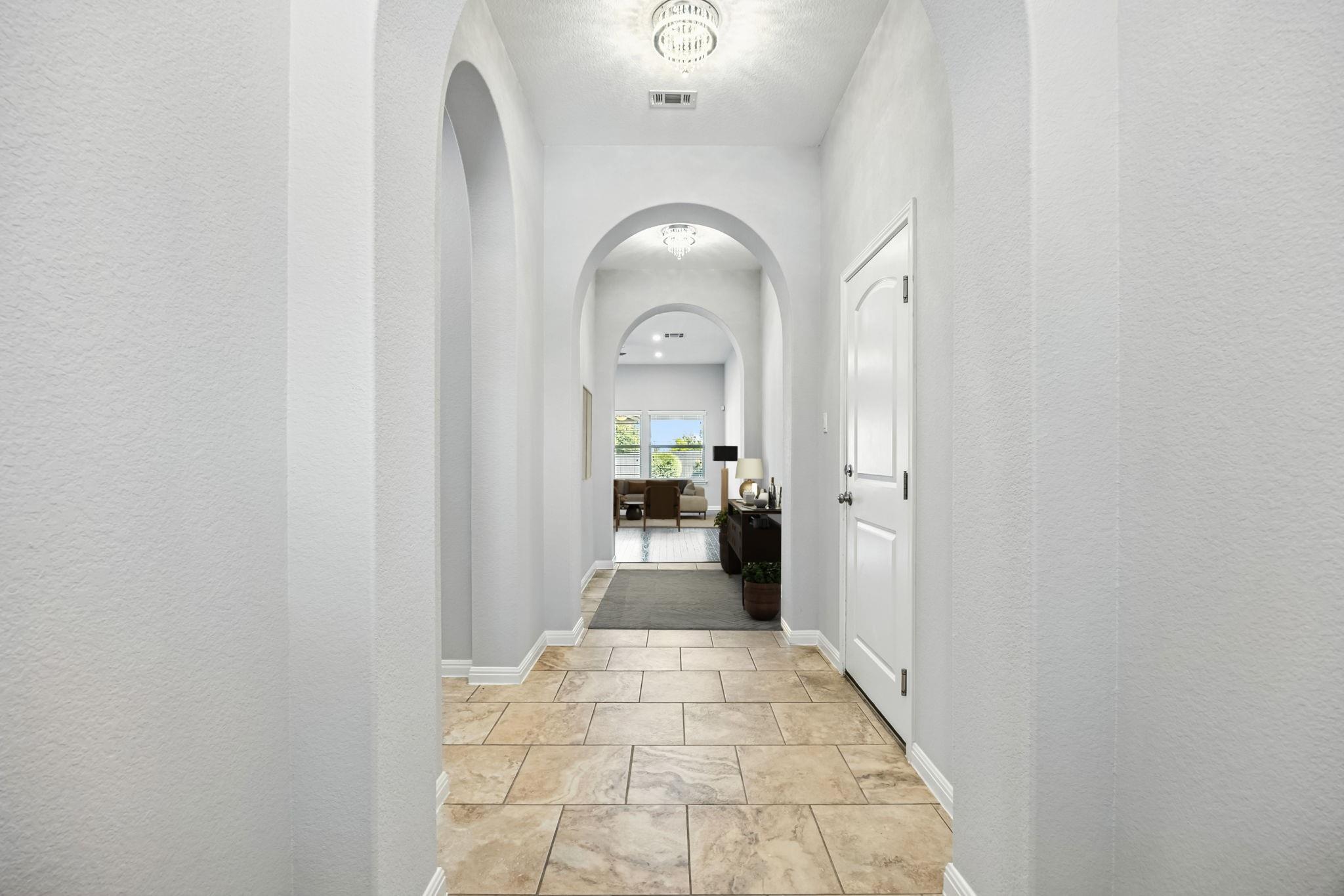 140 W Highfield St, Hutto, TX 78634