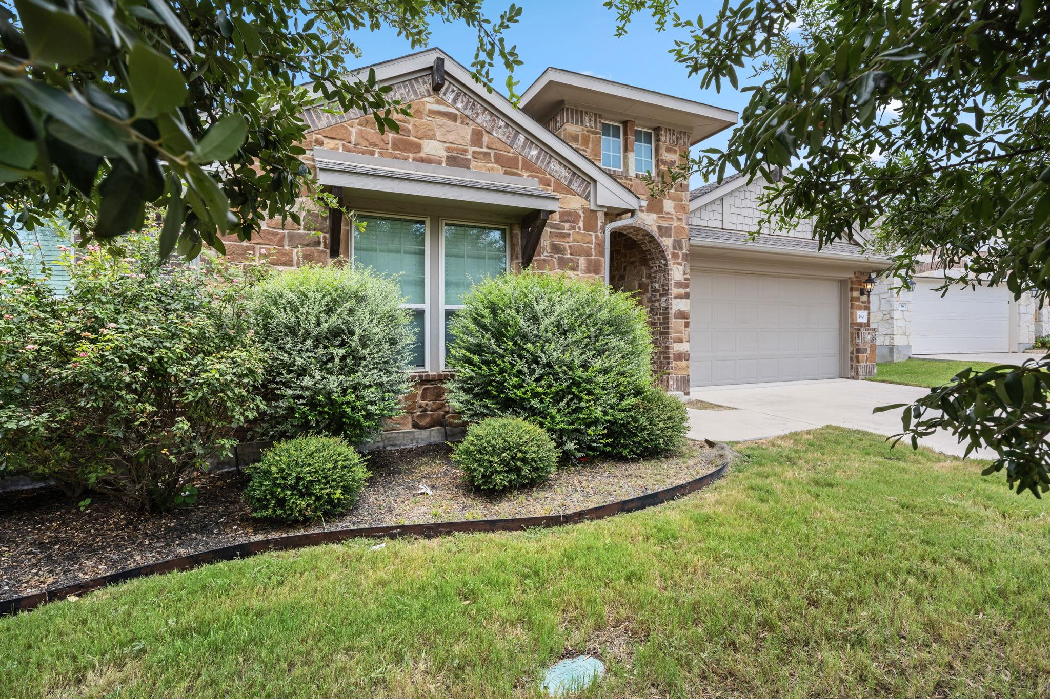 140 W Highfield St, Hutto, TX 78634