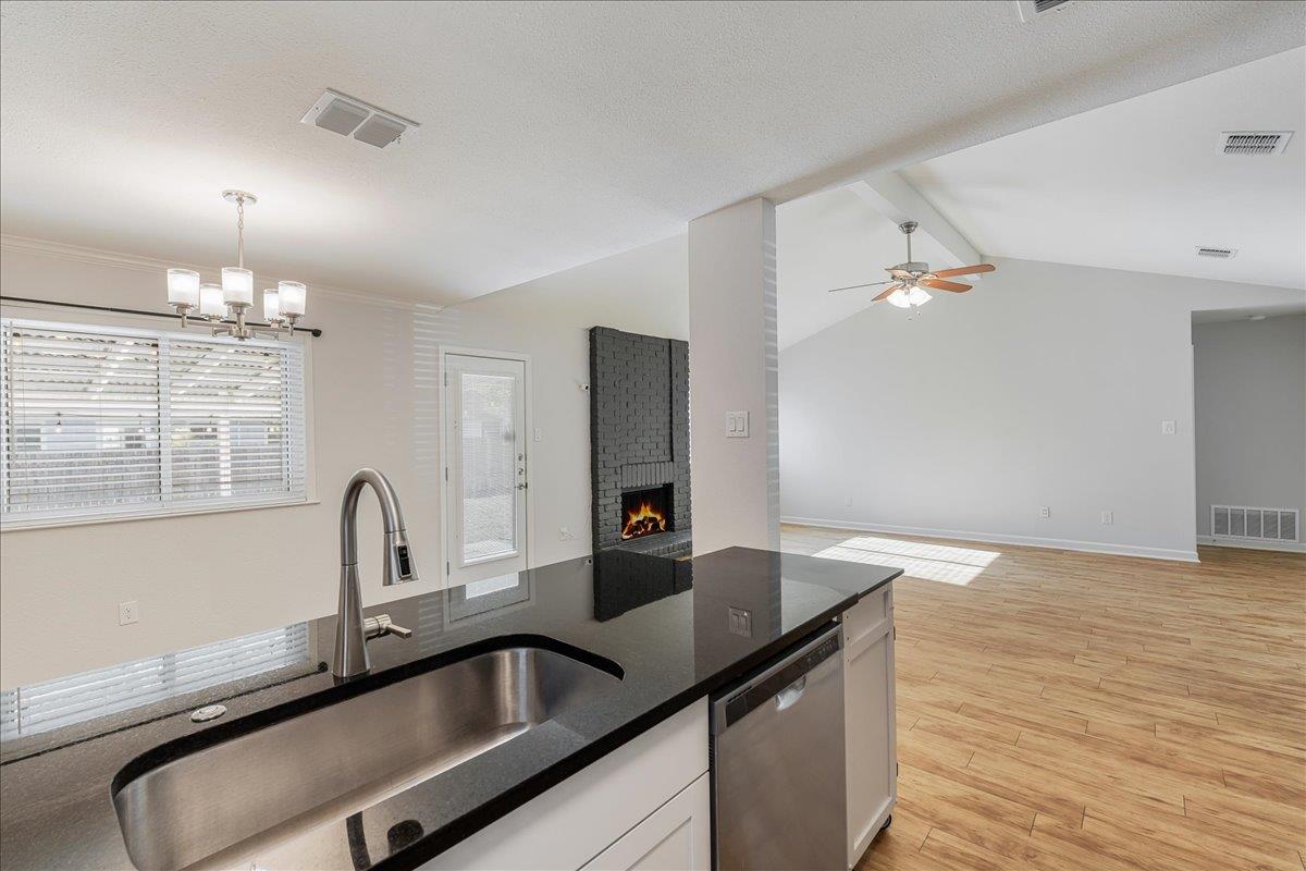 11636 Parkfield Dr, Austin, TX 78758