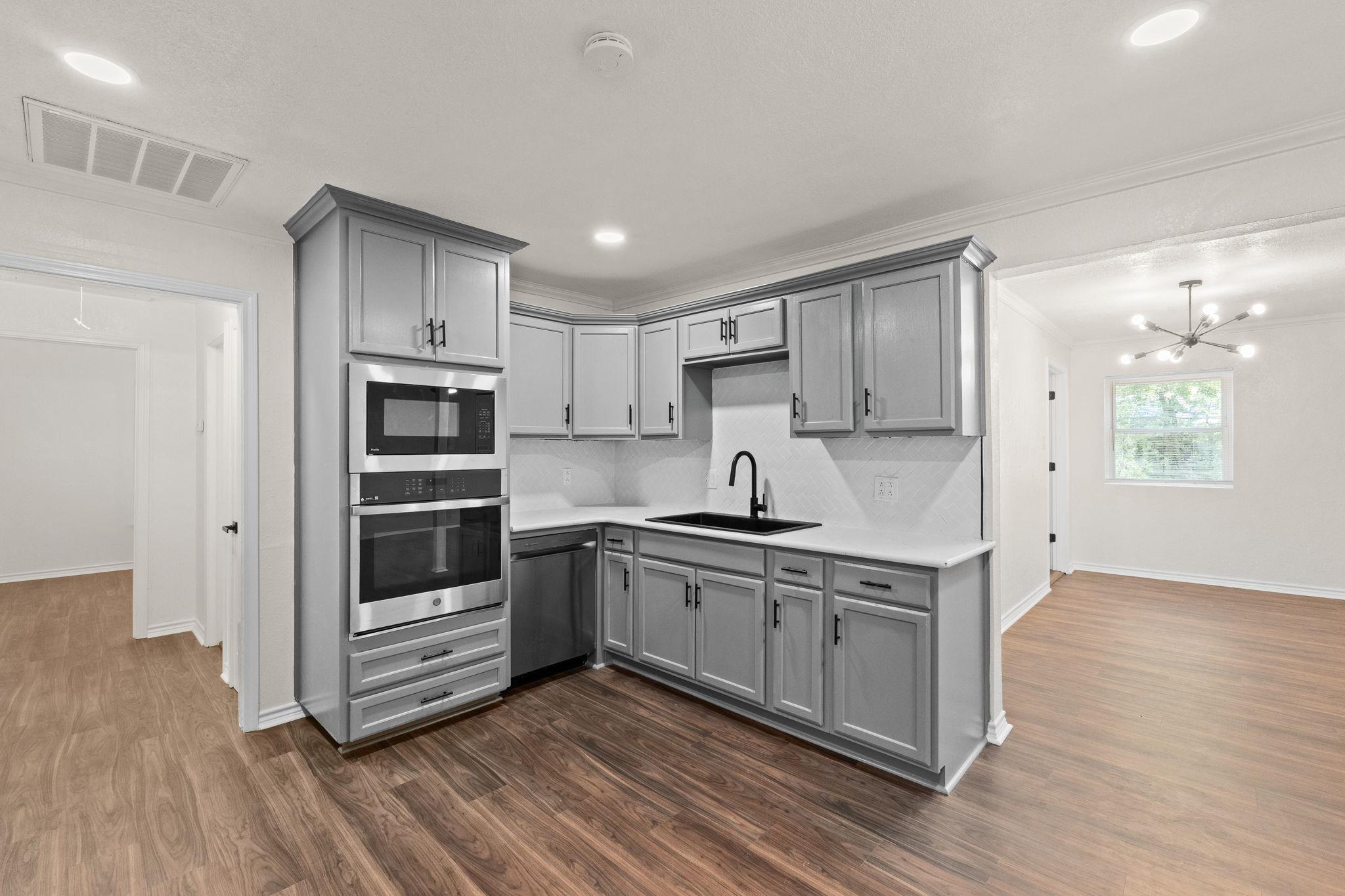 1418 N Wall St, Belton, TX 76513