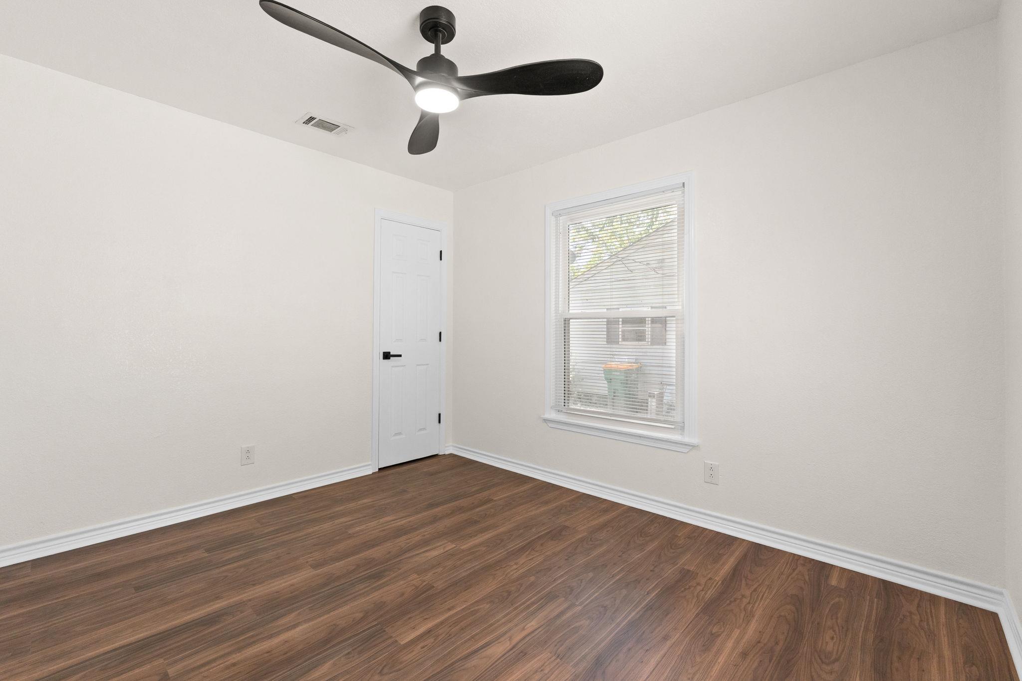 1418 N Wall St, Belton, TX 76513