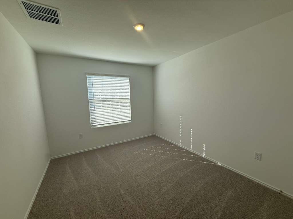 205 Herald Dr, Hutto, TX 78634