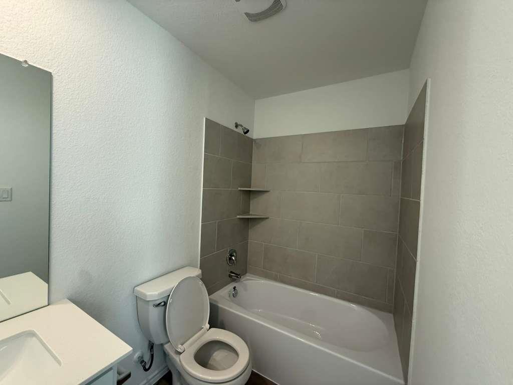 205 Herald Dr, Hutto, TX 78634