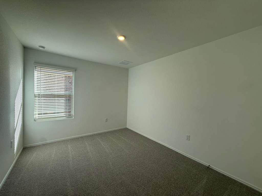 205 Herald Dr, Hutto, TX 78634