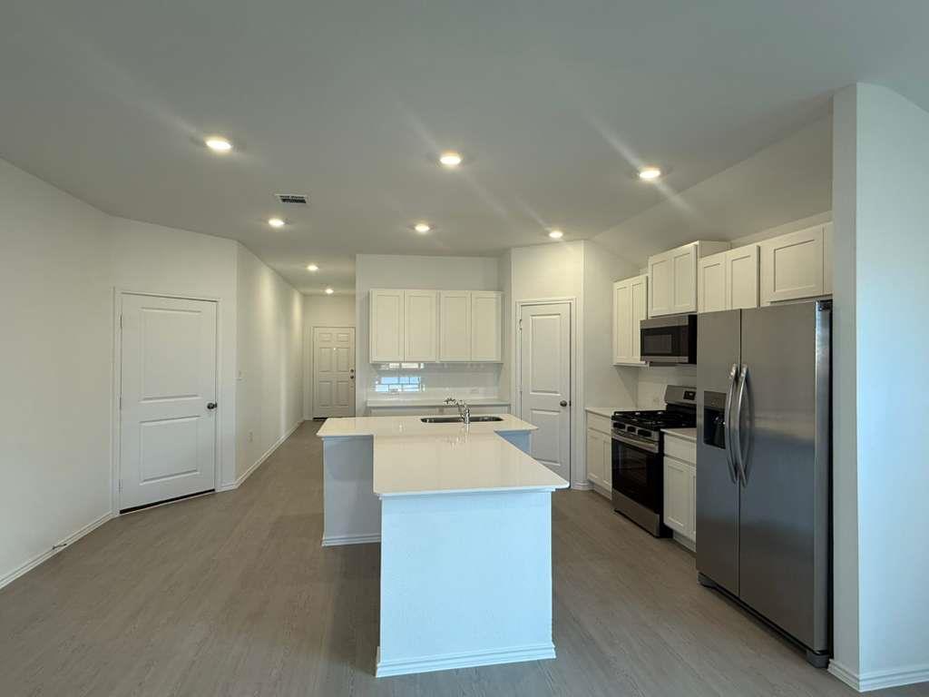 205 Herald Dr, Hutto, TX 78634