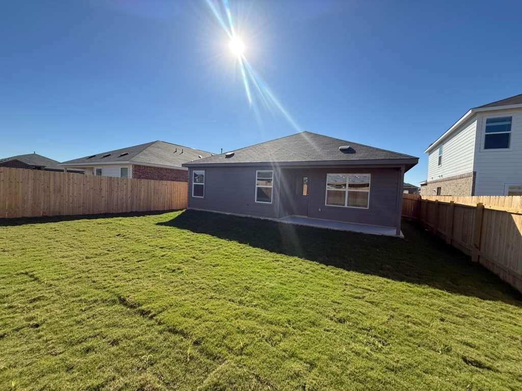 205 Herald Dr, Hutto, TX 78634