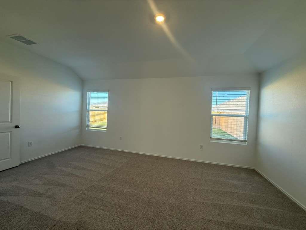 205 Herald Dr, Hutto, TX 78634