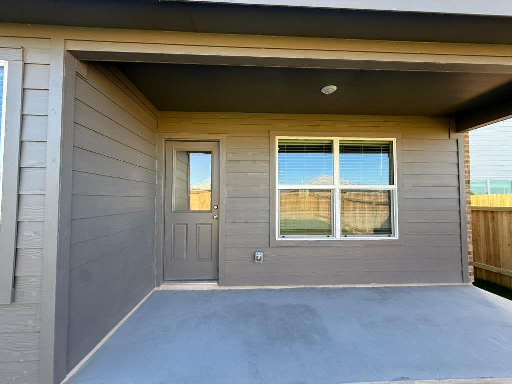 205 Herald Dr, Hutto, TX 78634