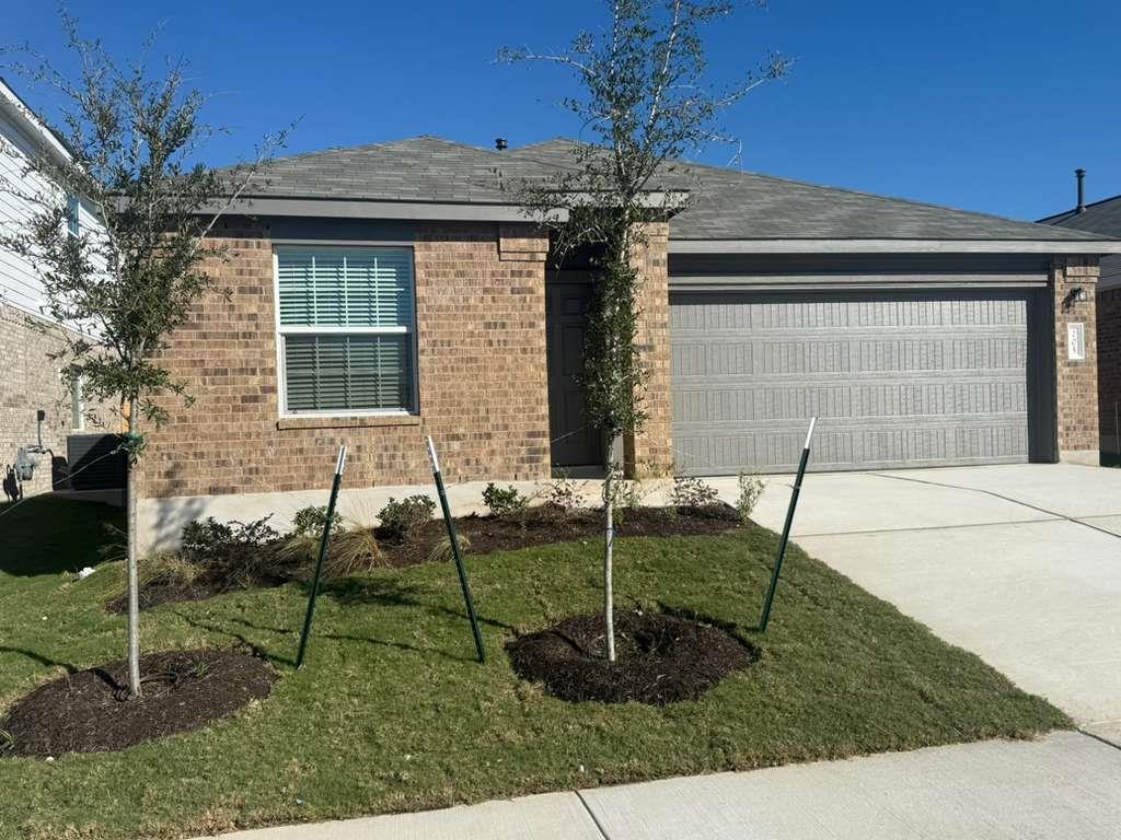 205 Herald Dr, Hutto, TX 78634
