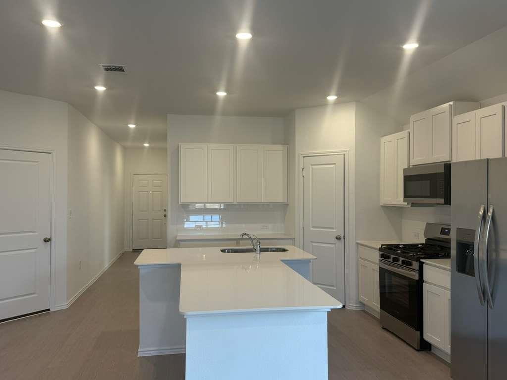 205 Herald Dr, Hutto, TX 78634