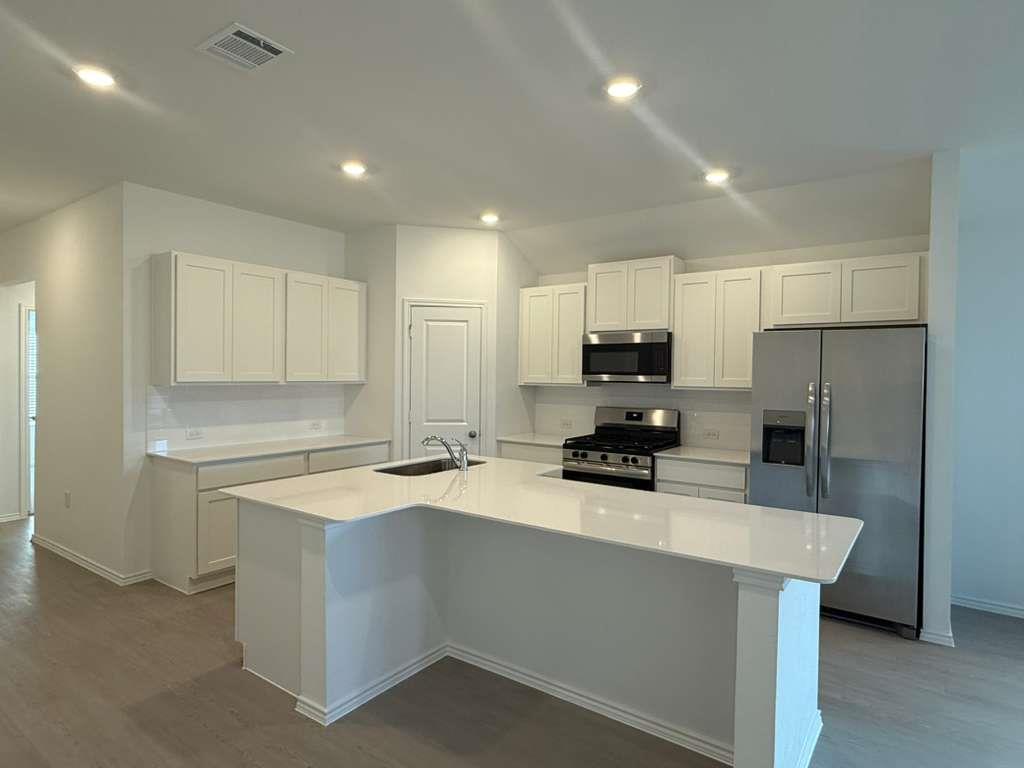 205 Herald Dr, Hutto, TX 78634