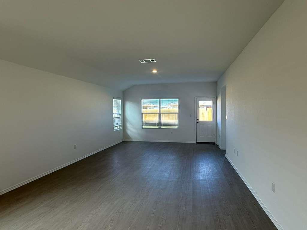 205 Herald Dr, Hutto, TX 78634