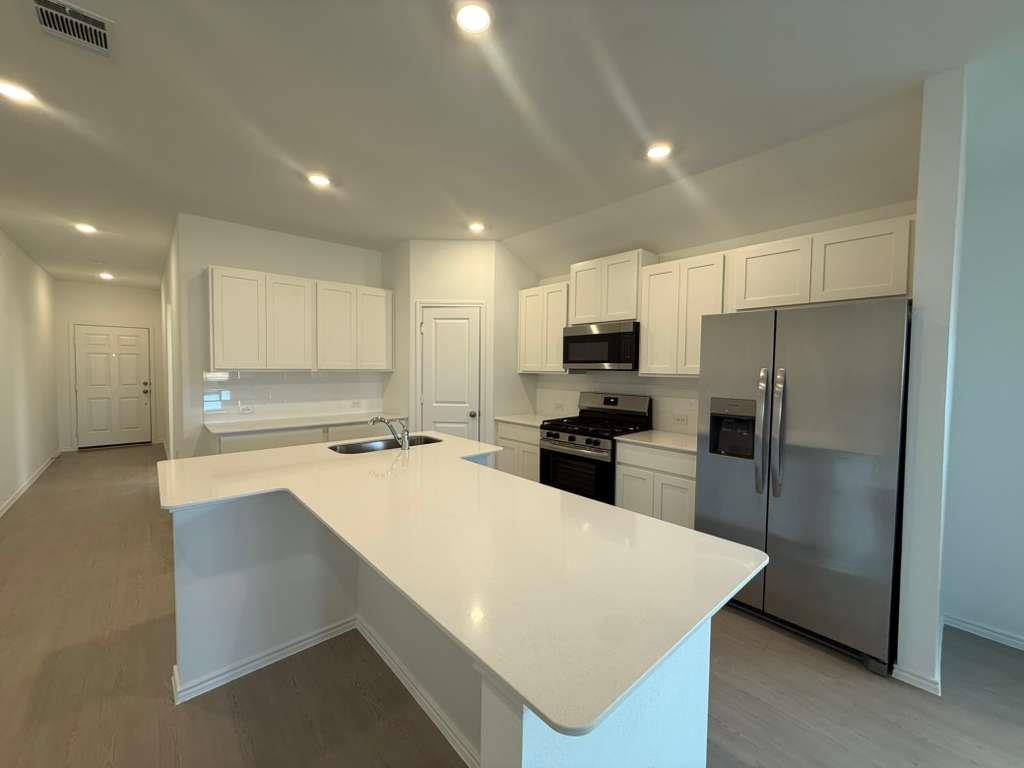 205 Herald Dr, Hutto, TX 78634