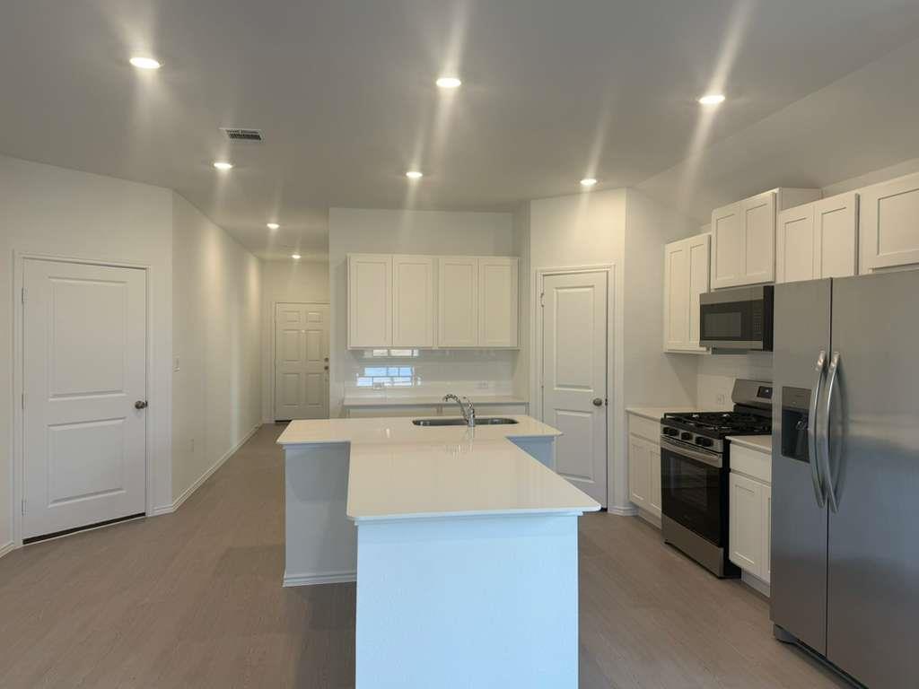 205 Herald Dr, Hutto, TX 78634