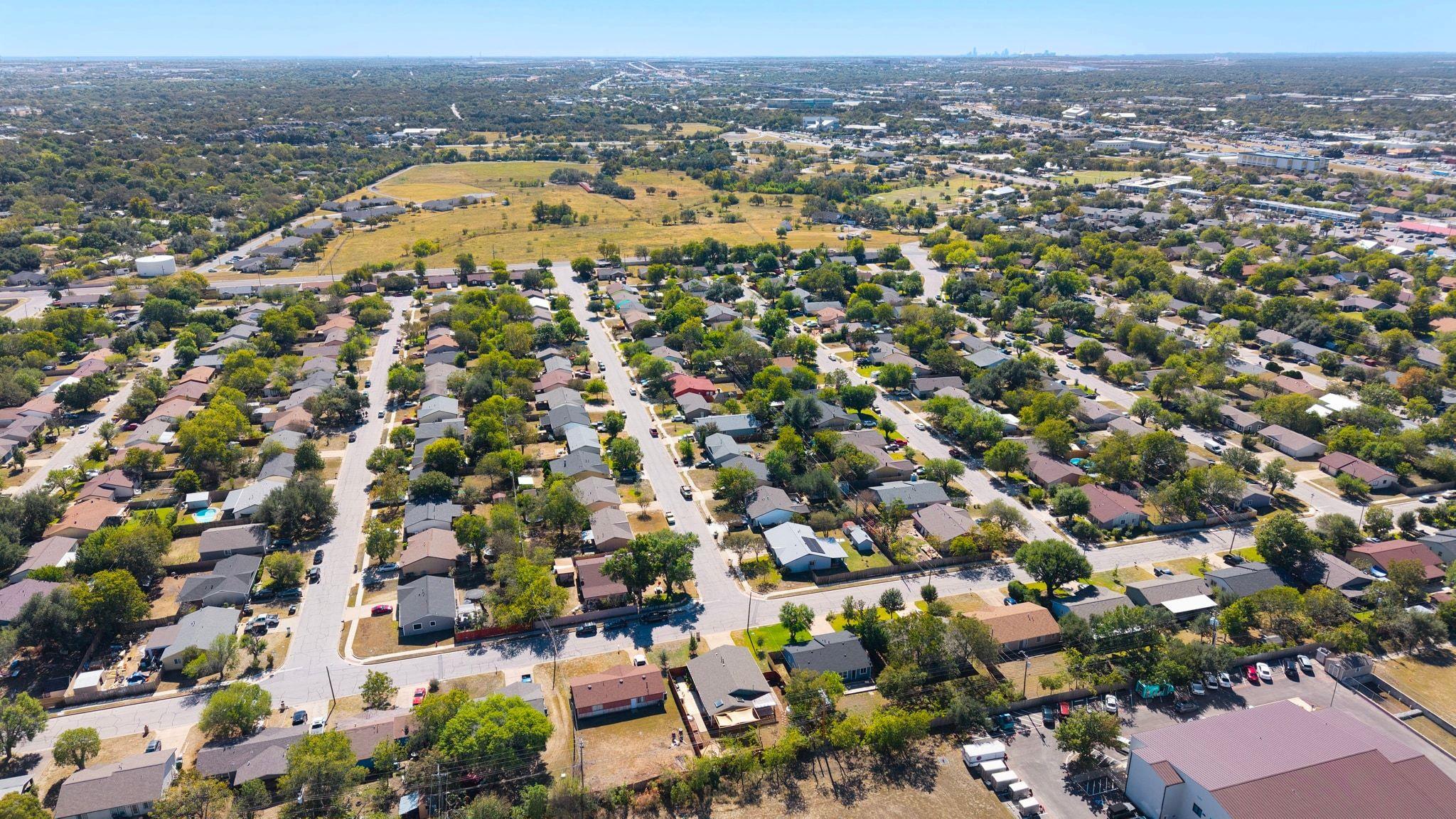 214 Barrhall Dr, Round Rock, TX 78664