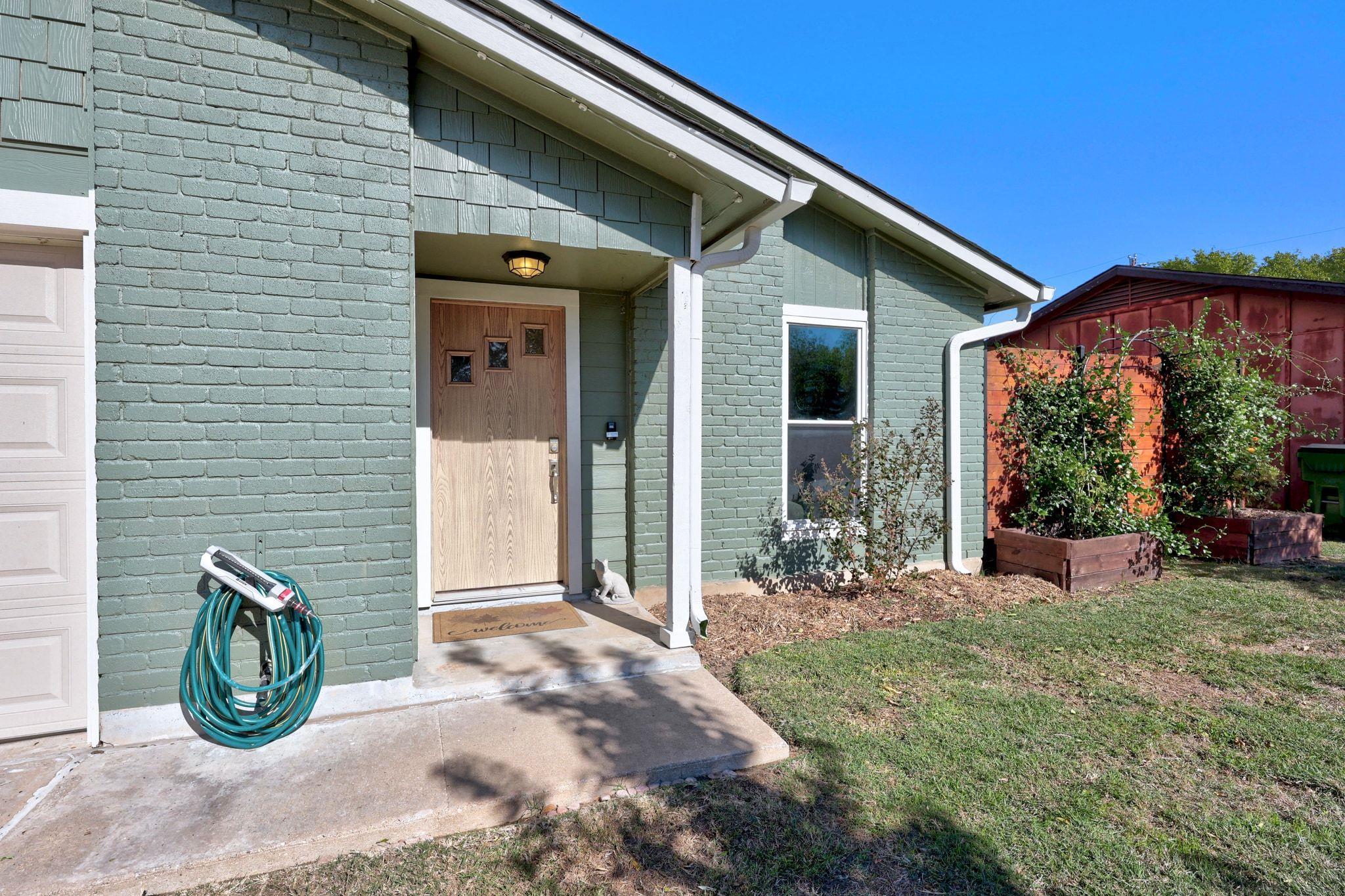 214 Barrhall Dr, Round Rock, TX 78664