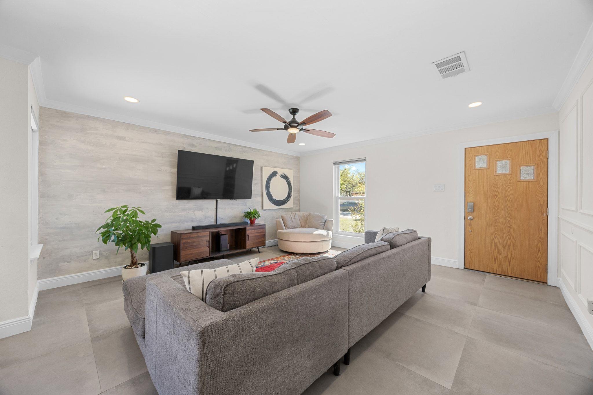 214 Barrhall Dr, Round Rock, TX 78664