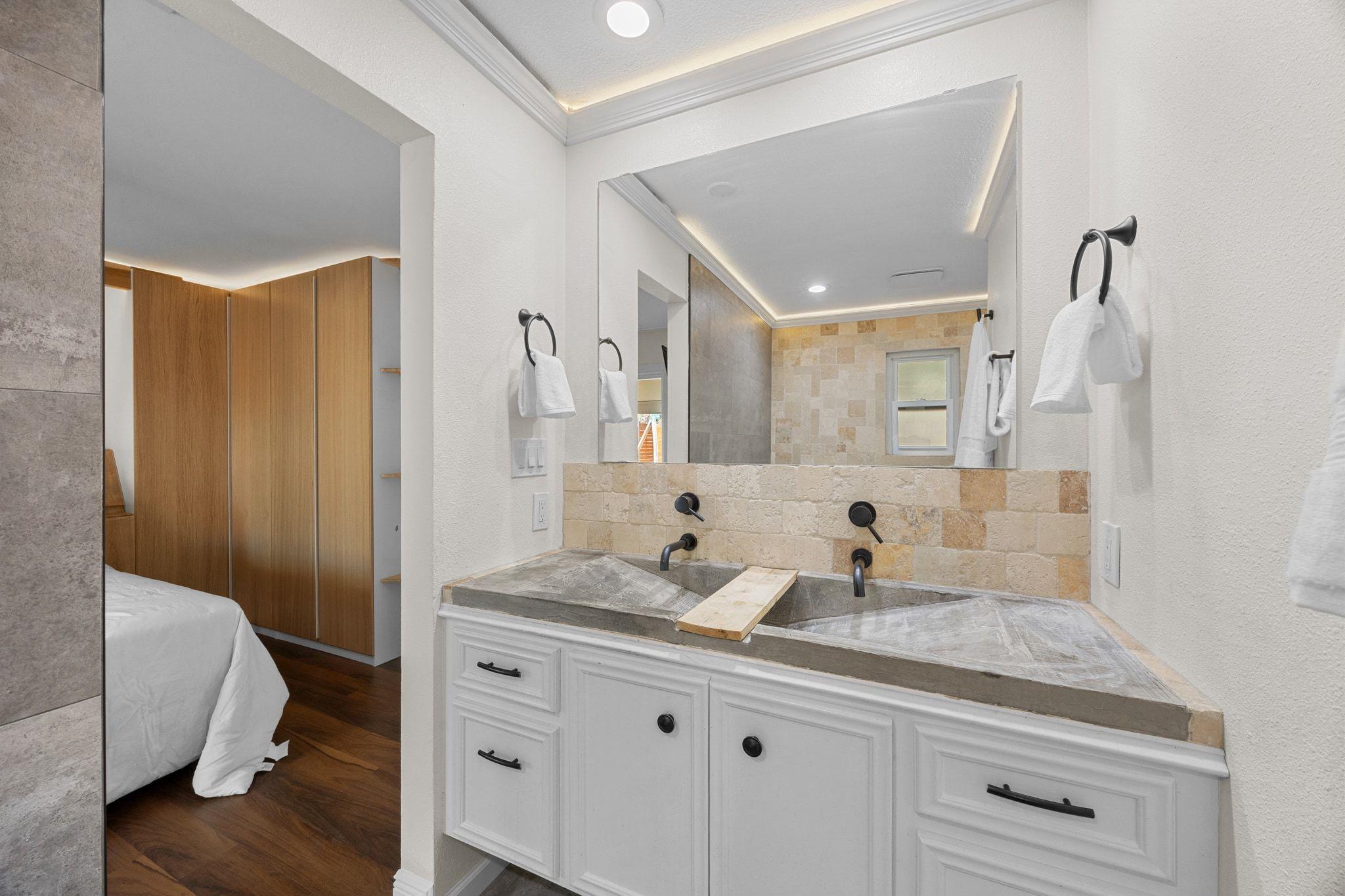 214 Barrhall Dr, Round Rock, TX 78664