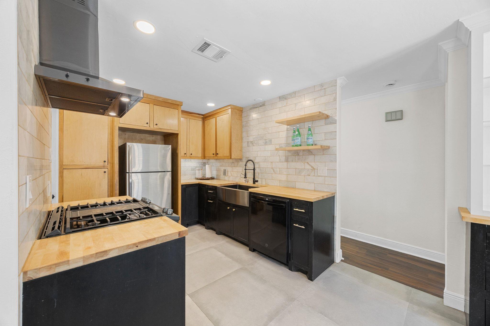 214 Barrhall Dr, Round Rock, TX 78664