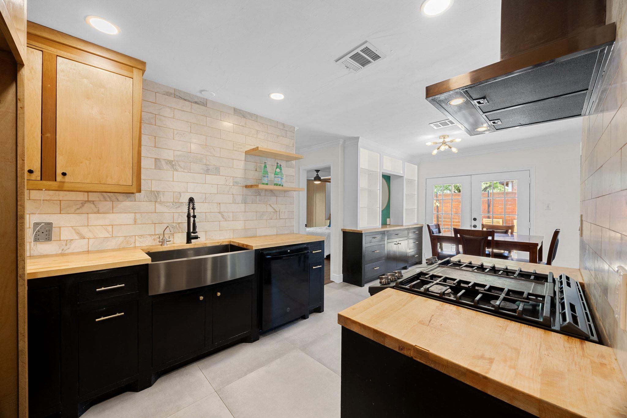 214 Barrhall Dr, Round Rock, TX 78664