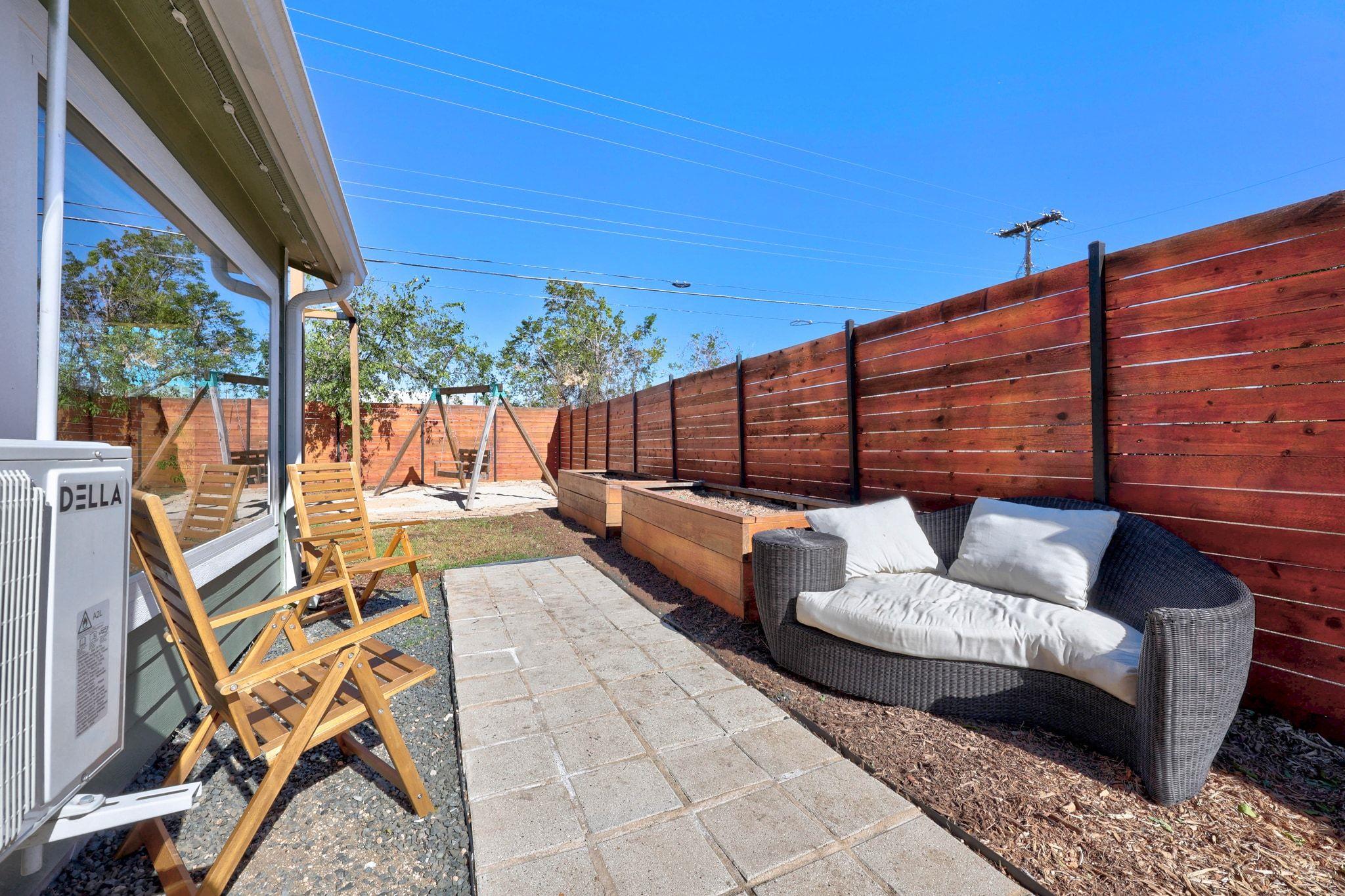 214 Barrhall Dr, Round Rock, TX 78664