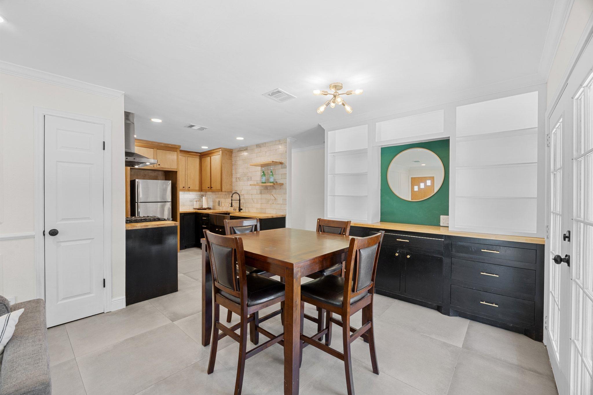 214 Barrhall Dr, Round Rock, TX 78664