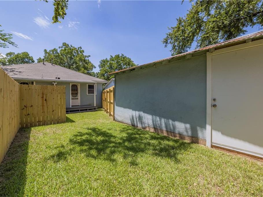 906 Capitol Ct # B, Austin, TX 78756