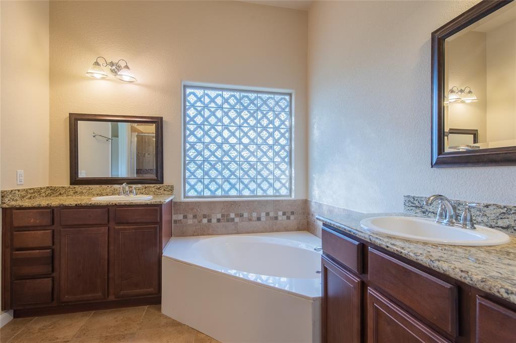 212 Waikakaaua Dr, Bastrop, TX 78602