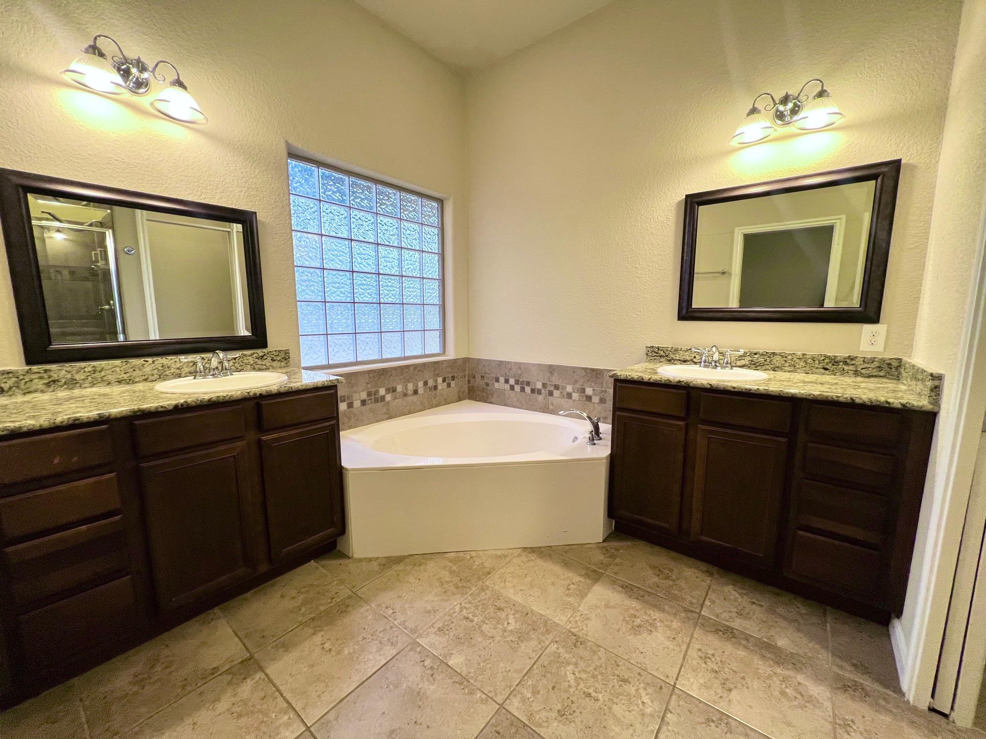 212 Waikakaaua Dr, Bastrop, TX 78602