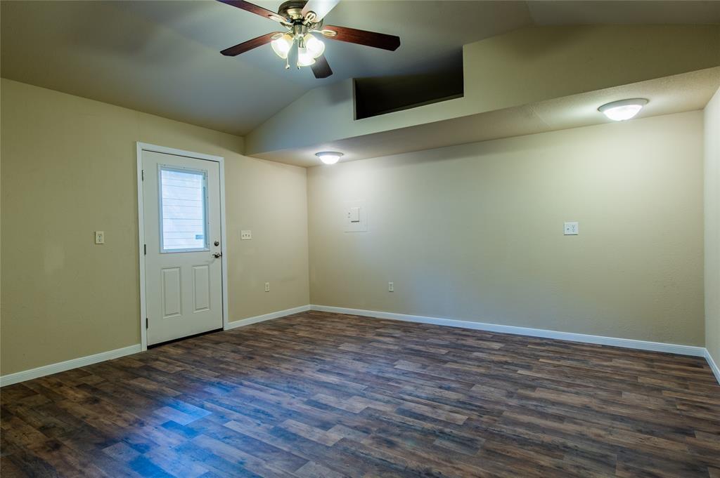 212 Waikakaaua Dr, Bastrop, TX 78602