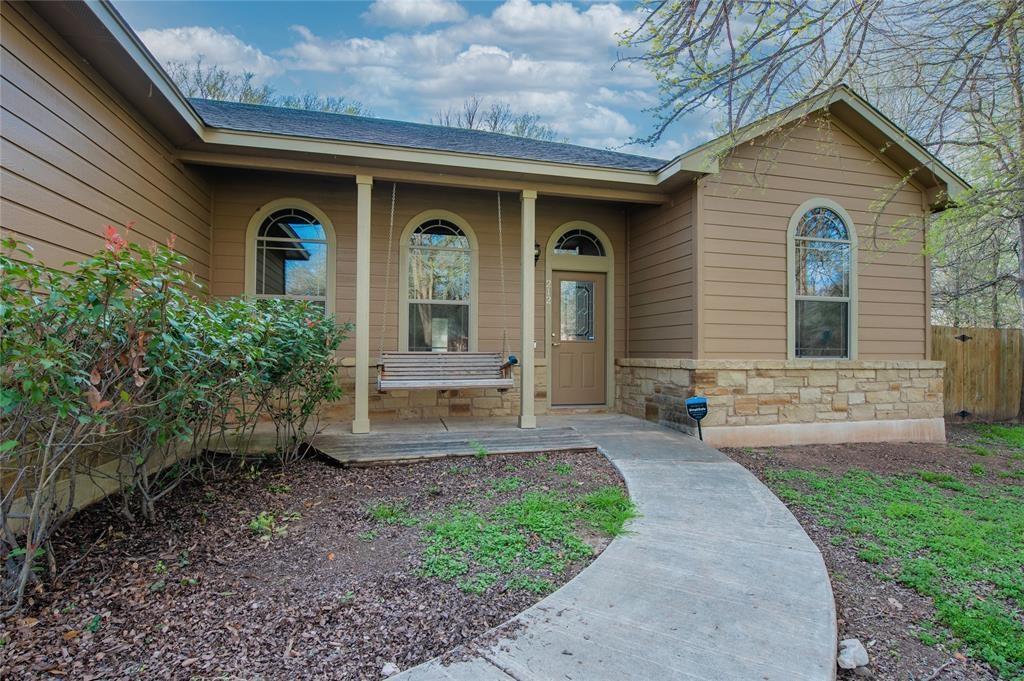 212 Waikakaaua Dr, Bastrop, TX 78602
