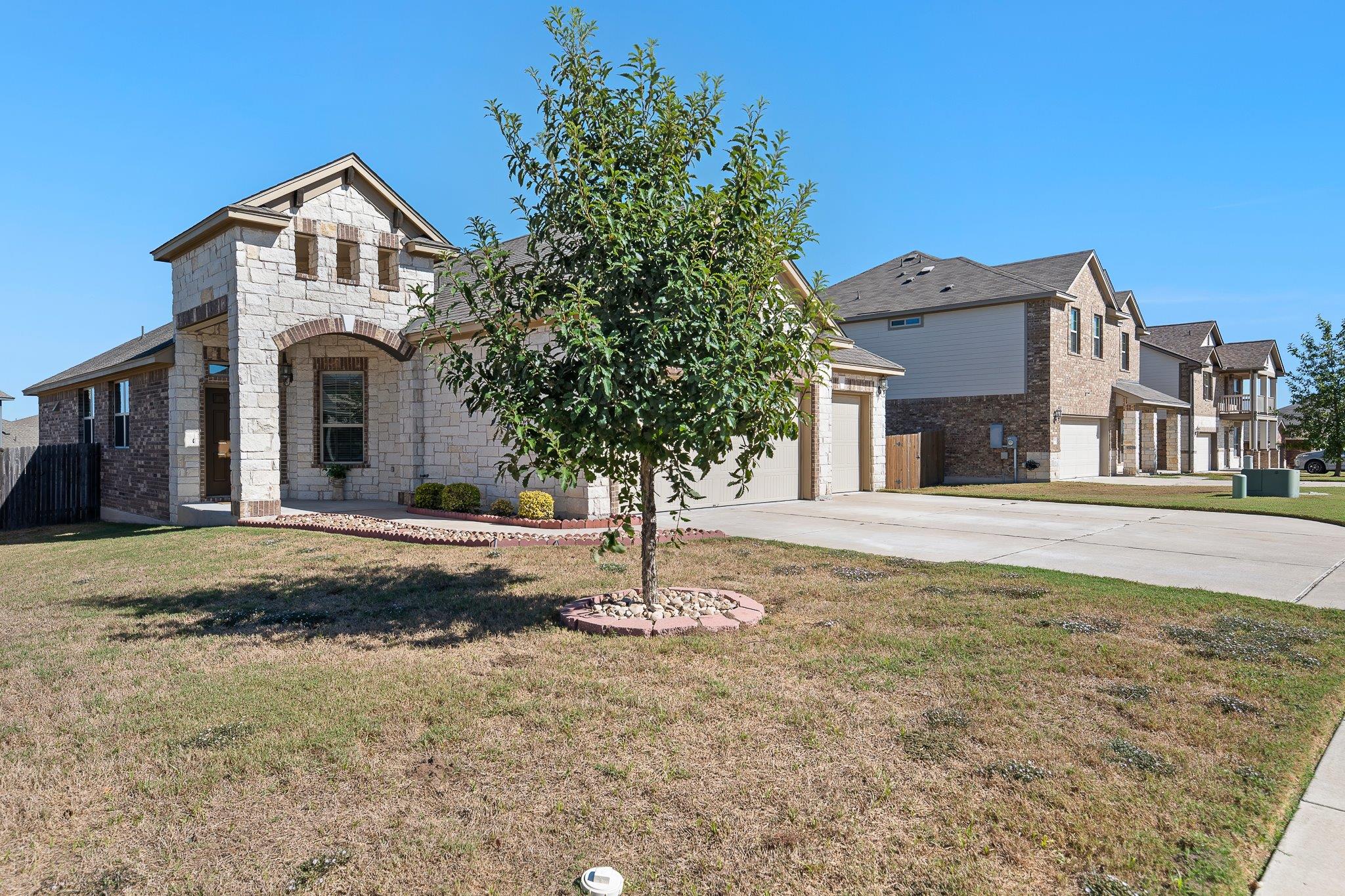 704 Coltrane Dr, Pflugerville, TX 78660