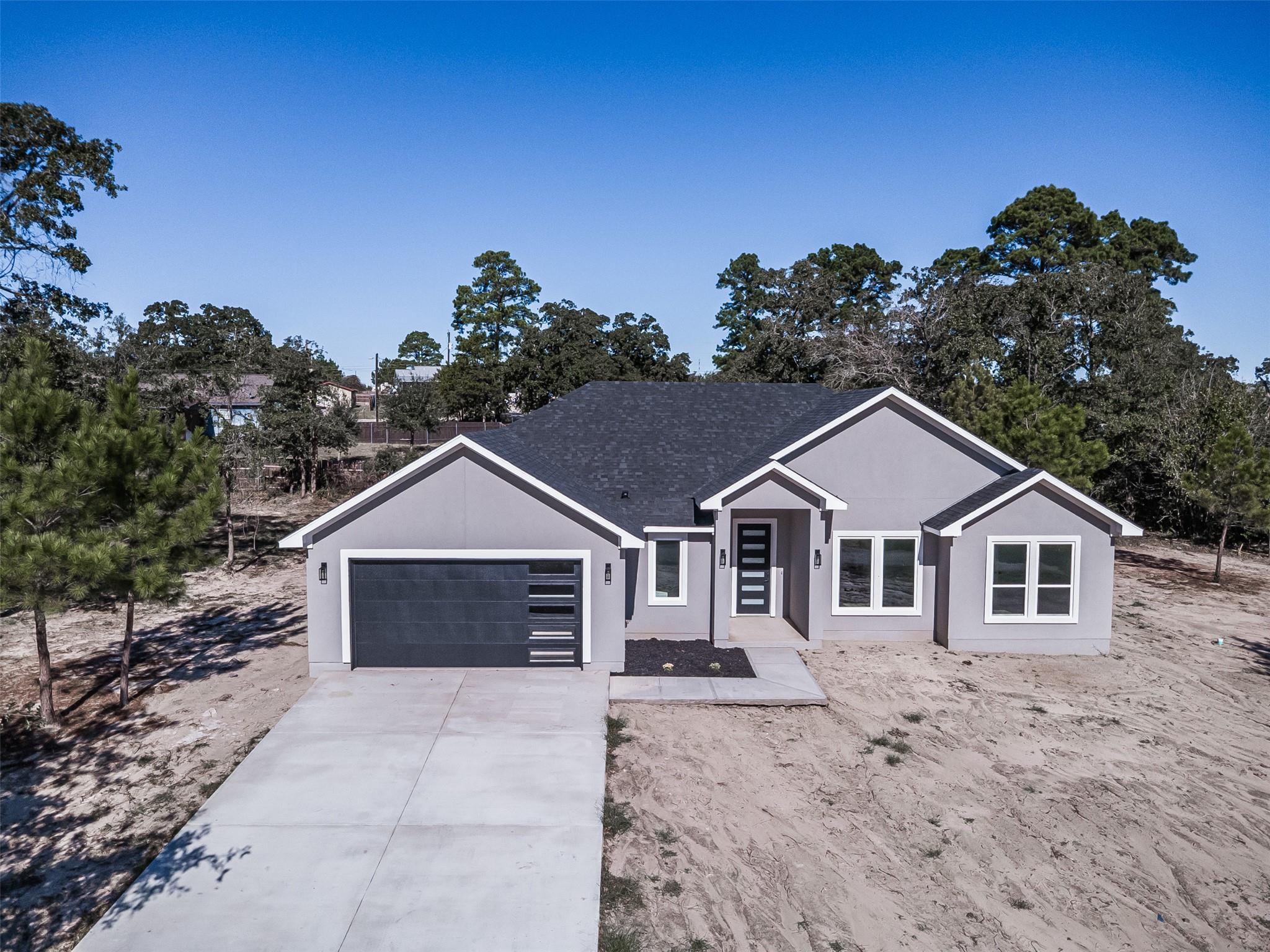 150 Tonkawa Dr, Paige, TX 78659