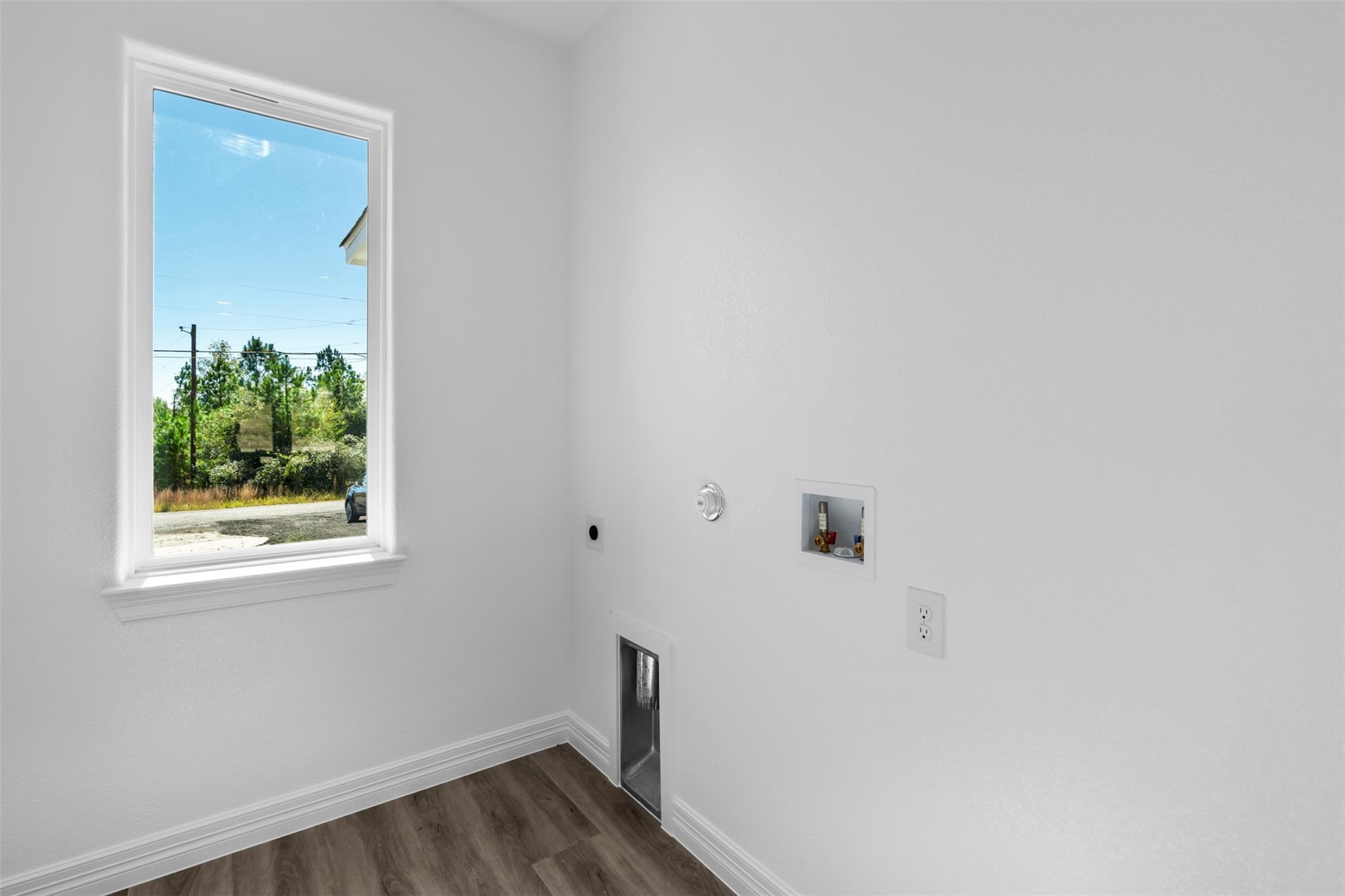 150 Tonkawa Dr, Paige, TX 78659