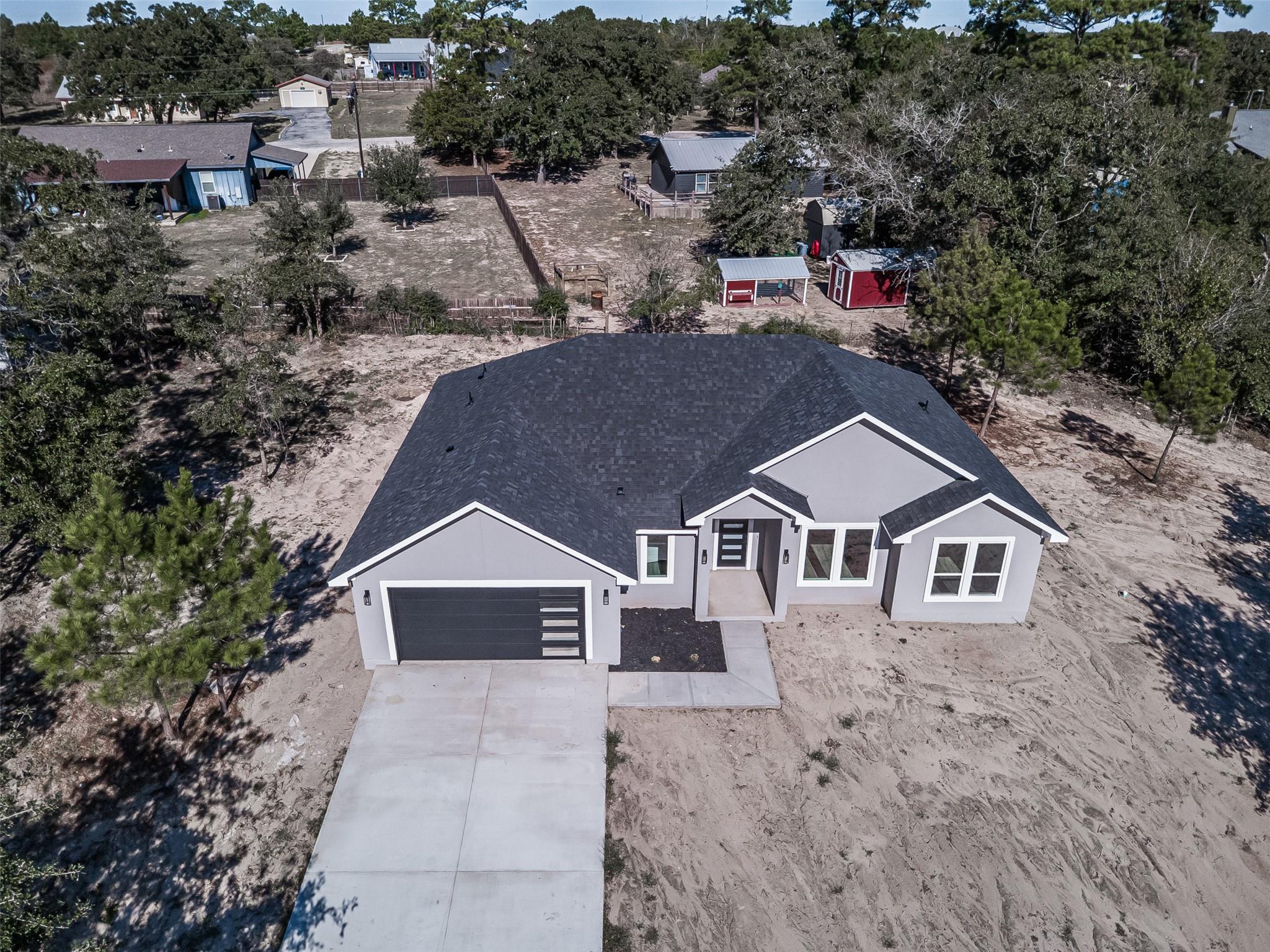 150 Tonkawa Dr, Paige, TX 78659