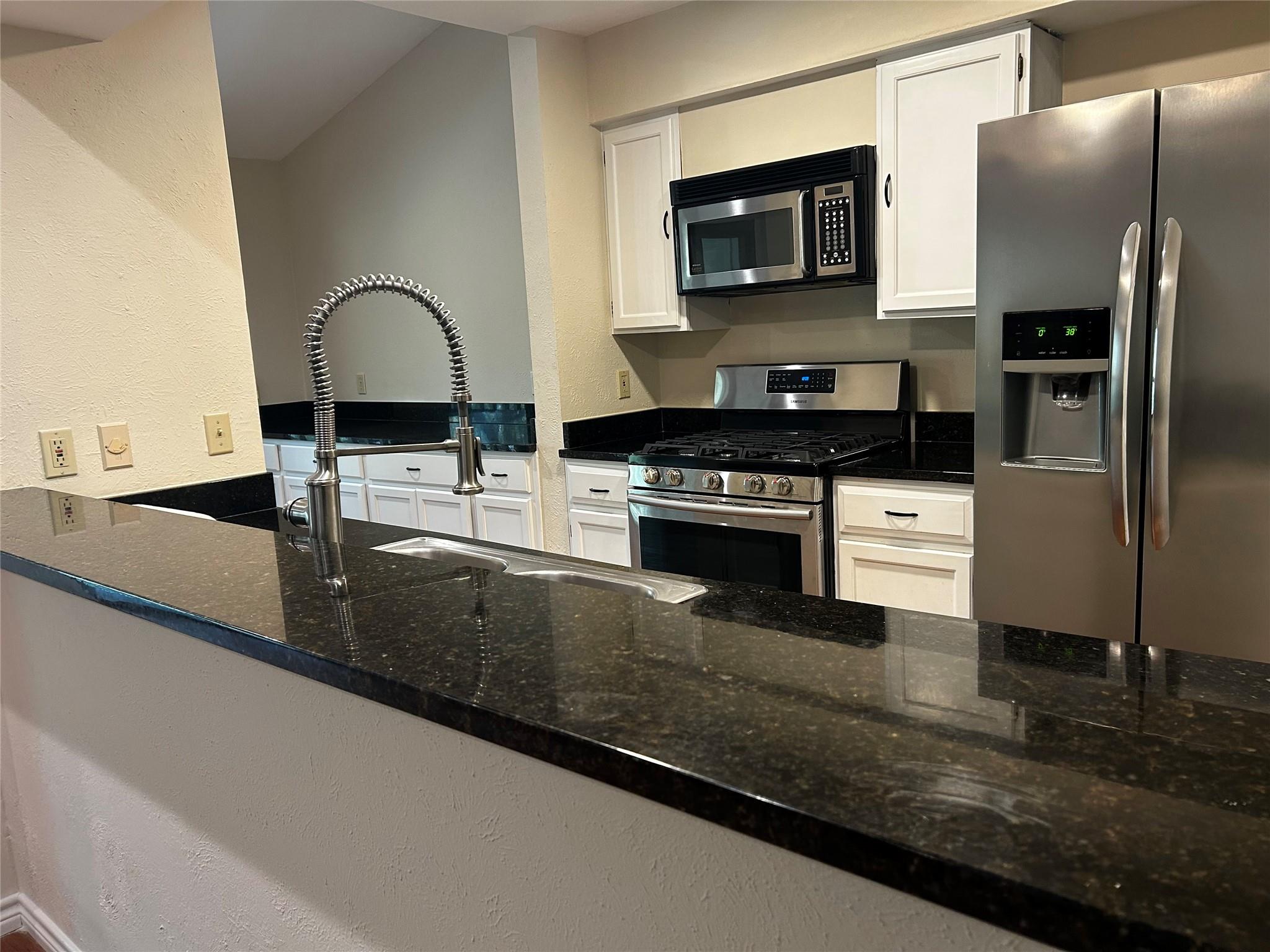 3839 Dry Creek Dr # 233, Austin, TX 78731