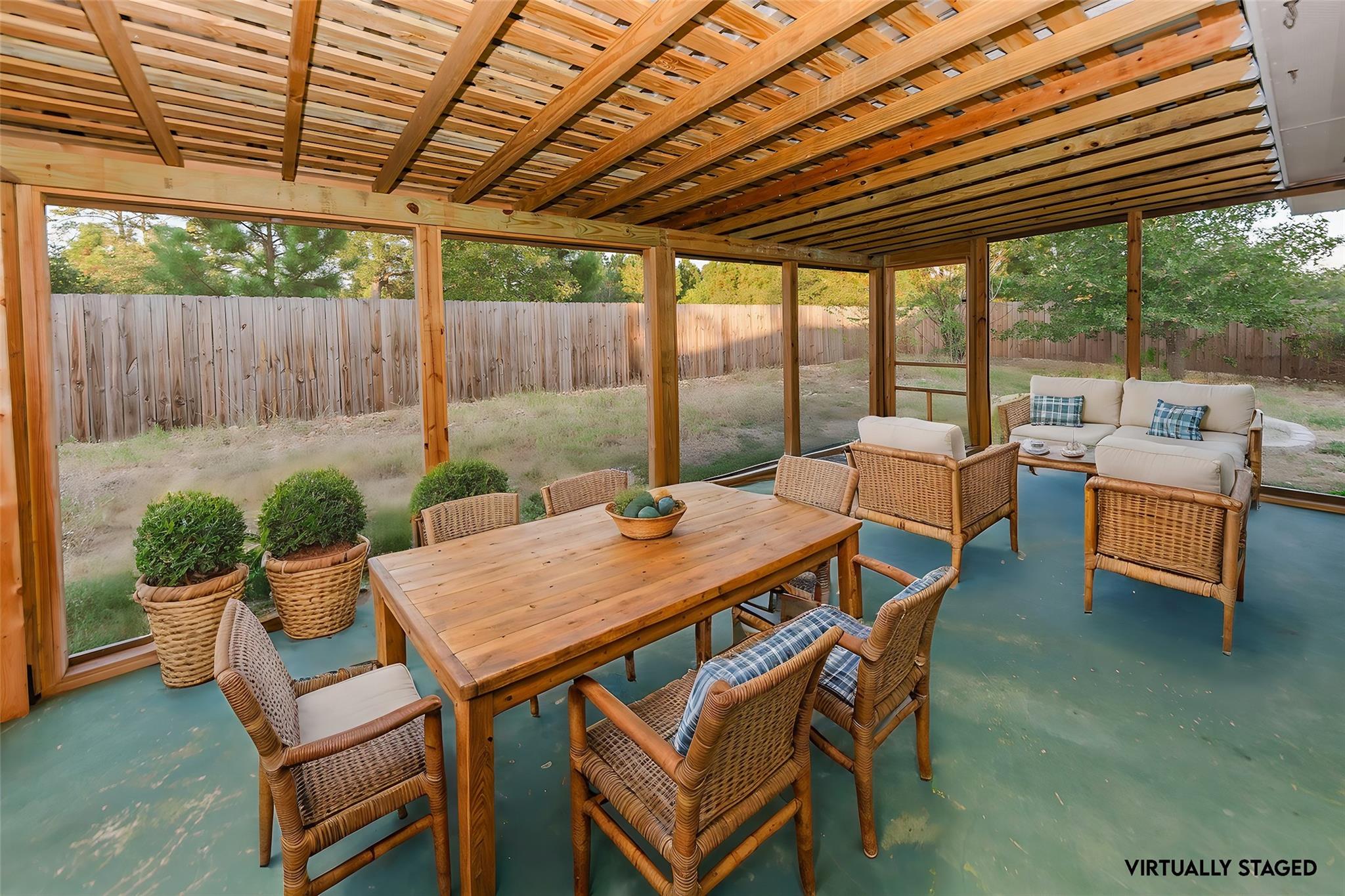 139 Village Forest Dr, Smithville, TX 78957