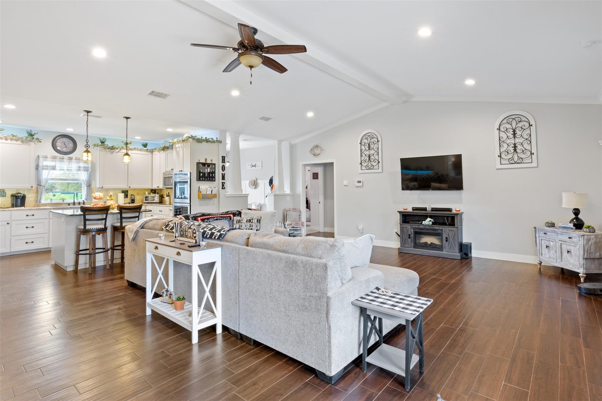 141 Eagle Point Cv, Kingsland, TX 78639