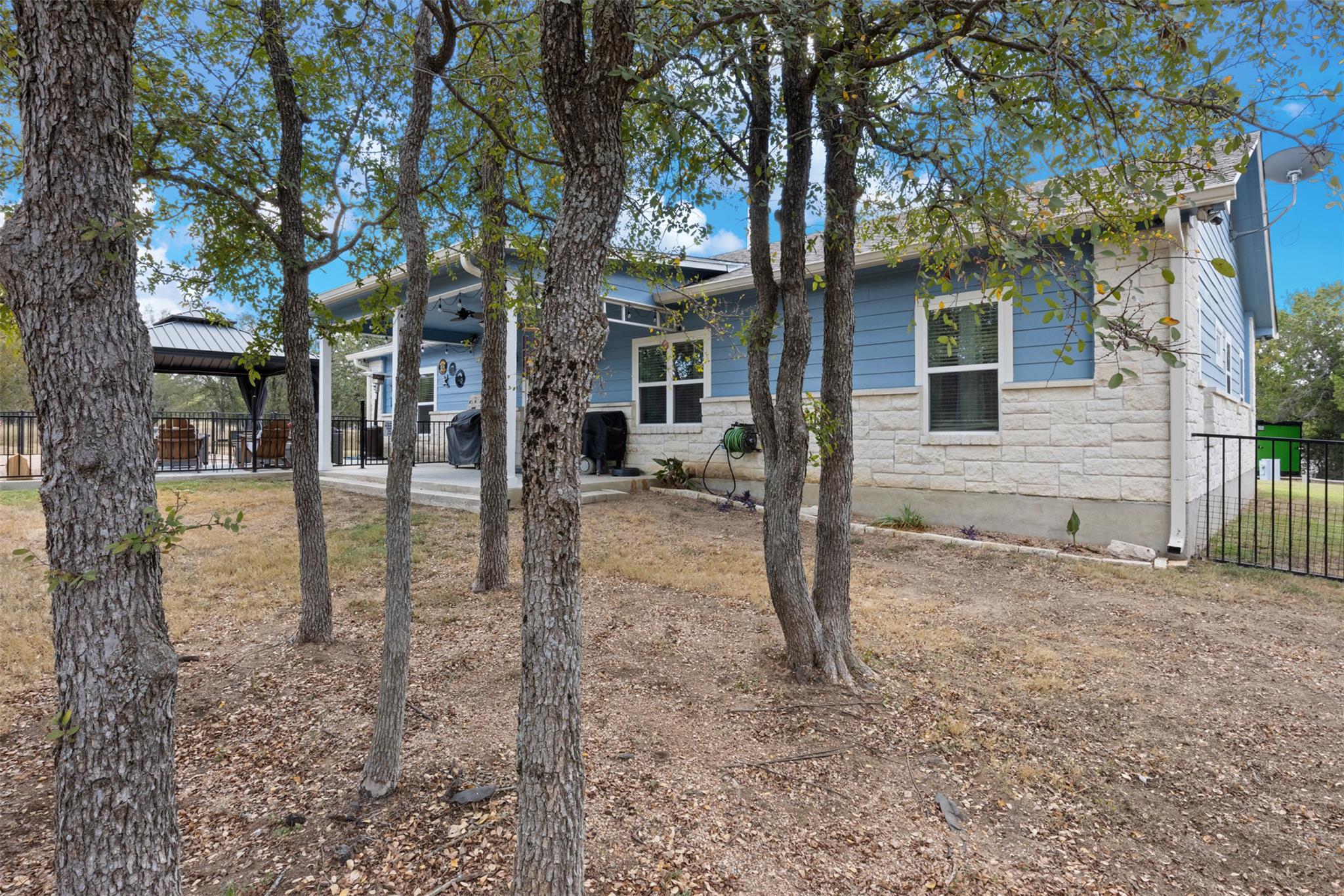 141 Eagle Point Cv, Kingsland, TX 78639