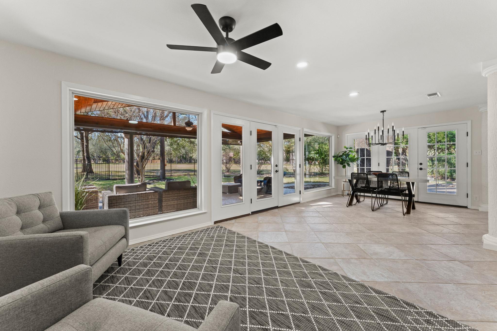 9109 Balcones Club Dr, Austin, TX 78750